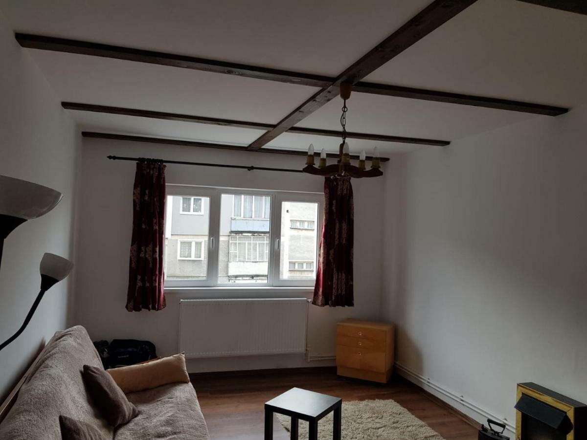 Apartment Straja Lupeni  Eksteriør billede